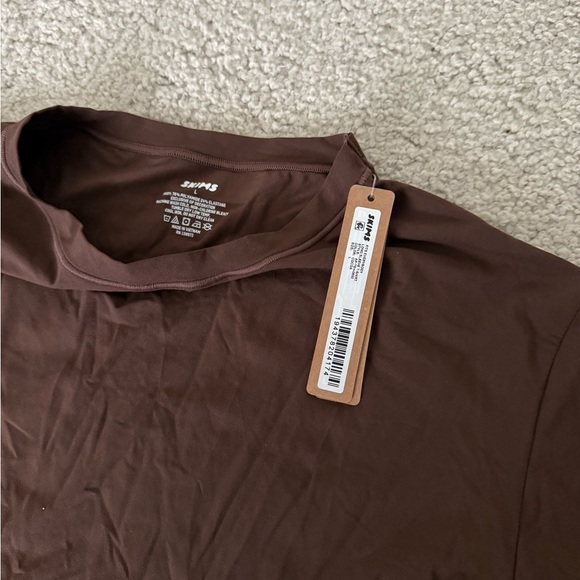 NWT! Skims - Fits Everybody long sleeve t-shirt, size L, color: cocoa - Picture 7 of 8